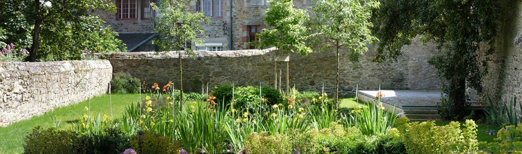 Jardin Ernest Renan, filtre d’Iris et parterre de vivaces